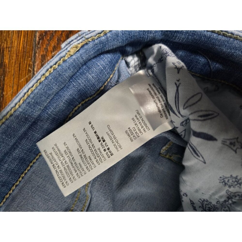 We The Free Irreplaceable Bell Bottom Button Fly Jeans Free People size 31 - Picture 8 of 13